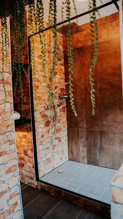 Badewanne oder Dusche, Pflege inklusive.